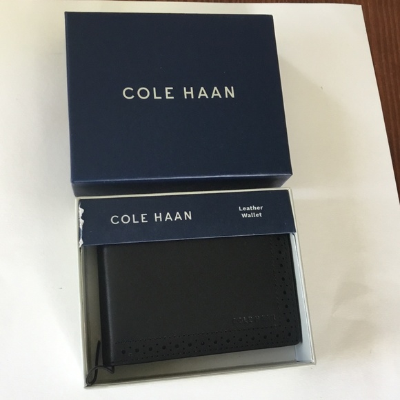 Cole  Haan Men’s Wallet - Picture 5 of 9